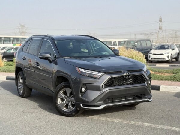 Toyota RAV4 XLE 2.5 leather seats, push start