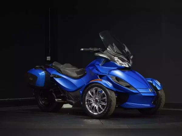 used Spyder ST Limited 5 Speed Semi-Automatic (SE5) For Sale - Image 2