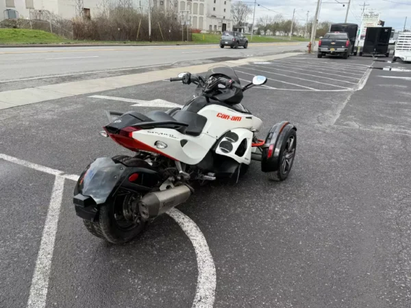 Used 2014 Can-Am Spyder RS-S SE5 - Image 2