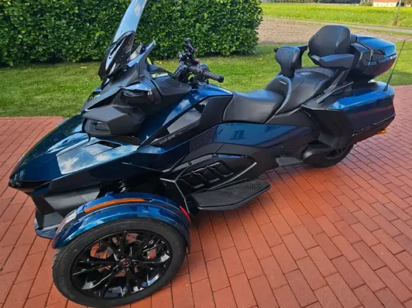 Can-Am Spyder RT - Image 2