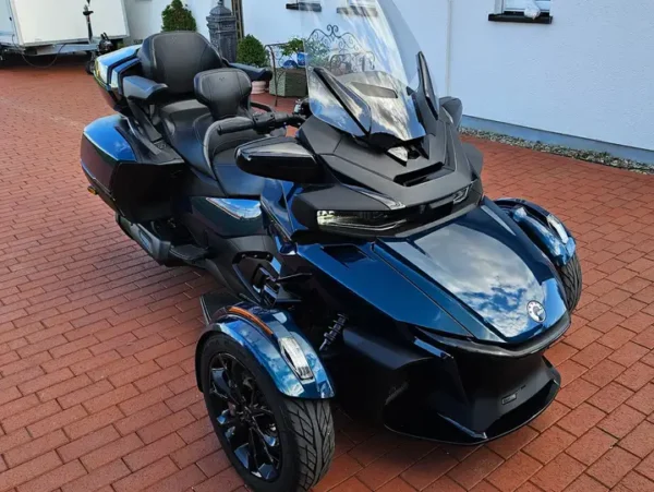 Can-Am Spyder RT - Image 11
