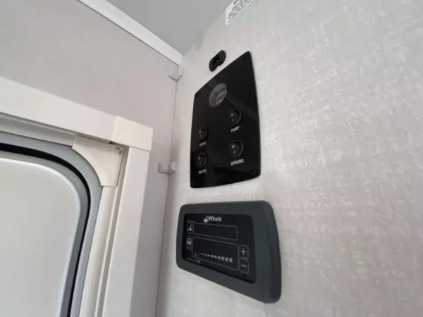 2025 XPLORE XC LITE 4 BERTH TOURING CARAVAN - BRAND NEW! - Image 12