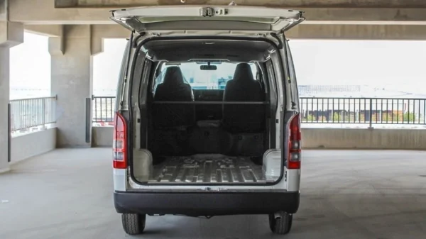 Toyota Hiace HIACE 2.7L MT PETROL OLD SHIP - Image 12
