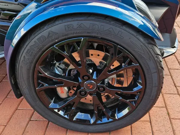 Can-Am Spyder RT - Image 12