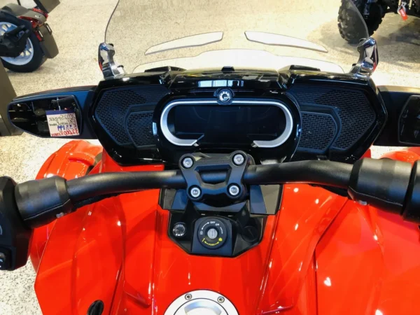 2022 Can-Am Spyder F3 Limited Chrome - Image 11