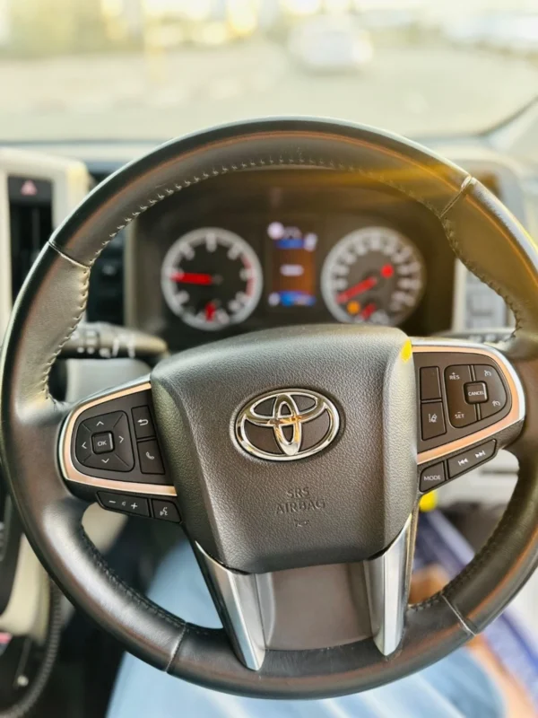 2022 Toyota HIACE Van High Roof (H300), 3dr Van, 2.8L 4cyl Diesel, Automatic, Rear Wheel Drive - Image 13
