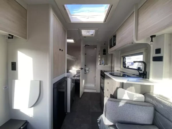 2025 XPLORE XC LITE 4 BERTH TOURING CARAVAN - BRAND NEW! - Image 16