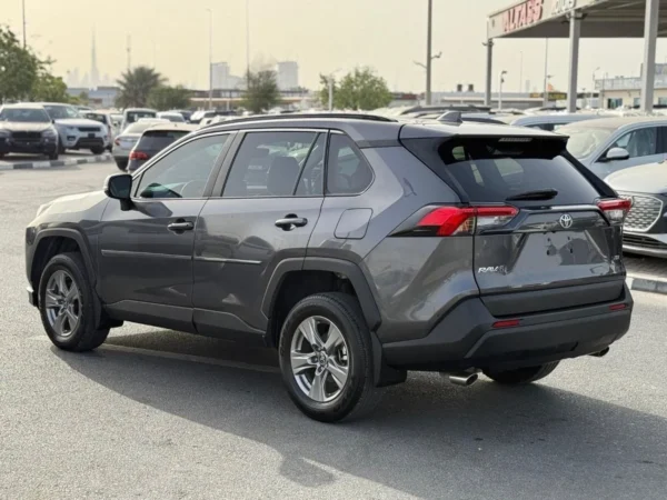 Toyota RAV4 XLE 2.5 leather seats, push start - Image 16
