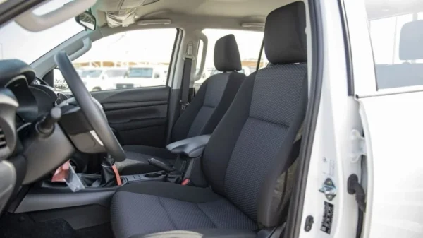 2023 Toyota Hilux 2.4L MED Option P Window Diesel - Image 18