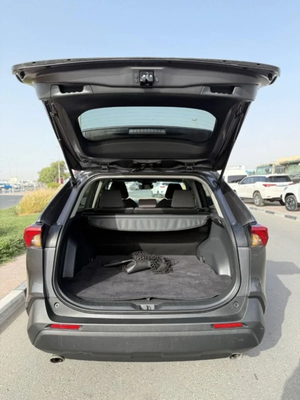 Toyota RAV4 XLE 2.5 leather seats, push start - Image 19