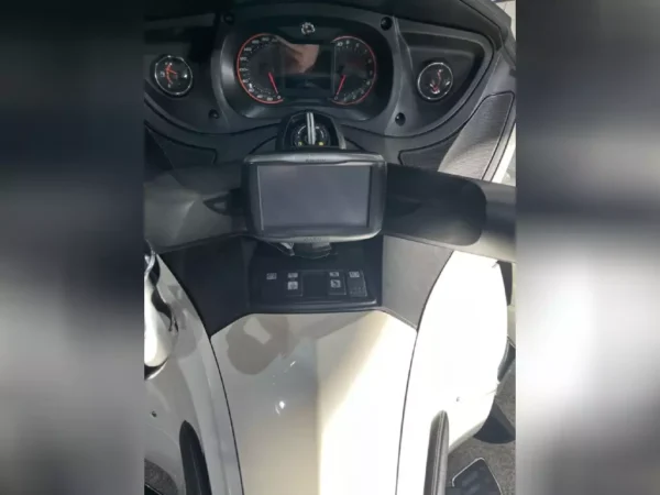 Used 2015 Can-Am Spyder RT Limited 6 Speed semi-Automatic (SE6) - Image 3