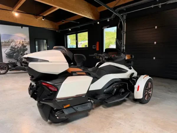 Can-Am Spyder RT ACE Sea to Sky 2024 - Image 3