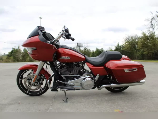Used 2024 Harley-Davidson Touring Motorcycle - Image 4