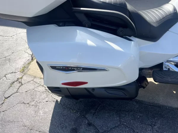 2017 Can-Am Spyder F3 Limited Used - Image 4