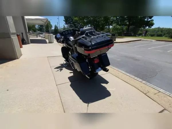 Used 2017 Harley-Davidson Touring Motorcycle - Image 5
