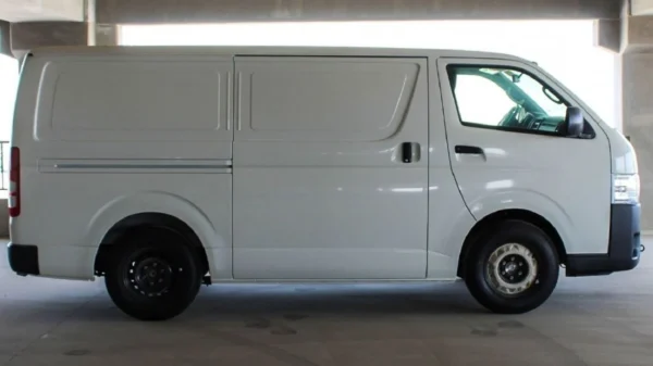 Toyota Hiace HIACE 2.7L MT PETROL OLD SHIP - Image 5