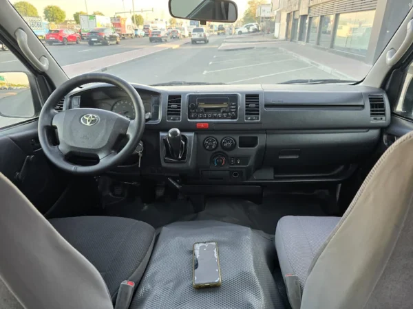 2013 Toyota Hiace 13-Seater - Image 5