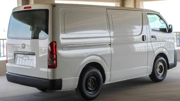 Toyota Hiace HIACE 2.7L MT PETROL OLD SHIP - Image 6