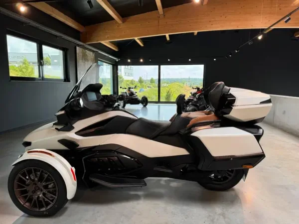 Can-Am Spyder RT ACE Sea to Sky 2024 - Image 6
