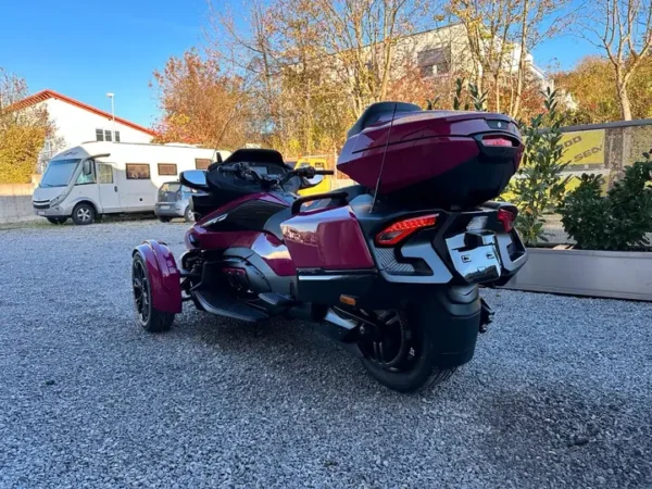 Can-Am Spyder RT Exklusive Edition 2024 - Image 10