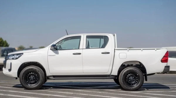2023 Toyota Hilux 2.4L MED Option P Window Diesel - Image 7