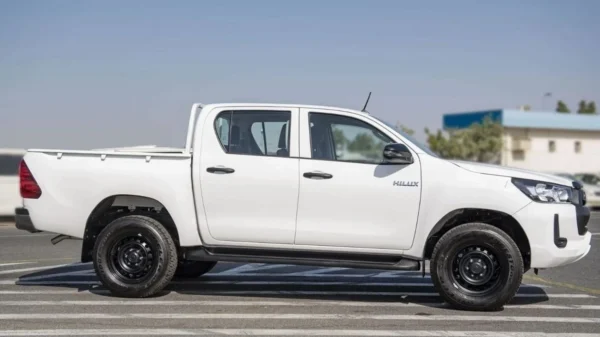 2023 Toyota Hilux 2.4L MED Option P Window Diesel - Image 8
