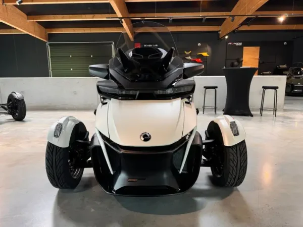 Can-Am Spyder RT ACE Sea to Sky 2024 - Image 8