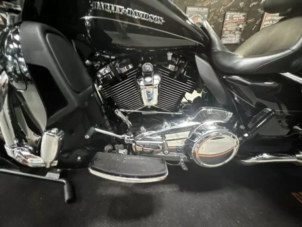 Used 2017 Harley-Davidson Touring Motorcycle - Image 9