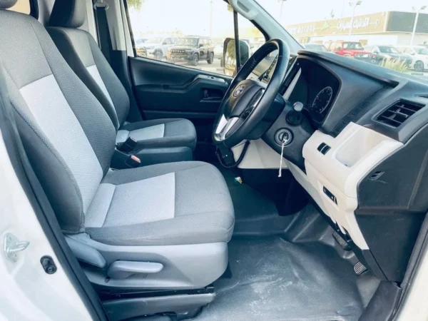 Toyota Hiace 2019 Model Commuter, 2.8L Turbo Diesel Automatic Full Option - Image 10